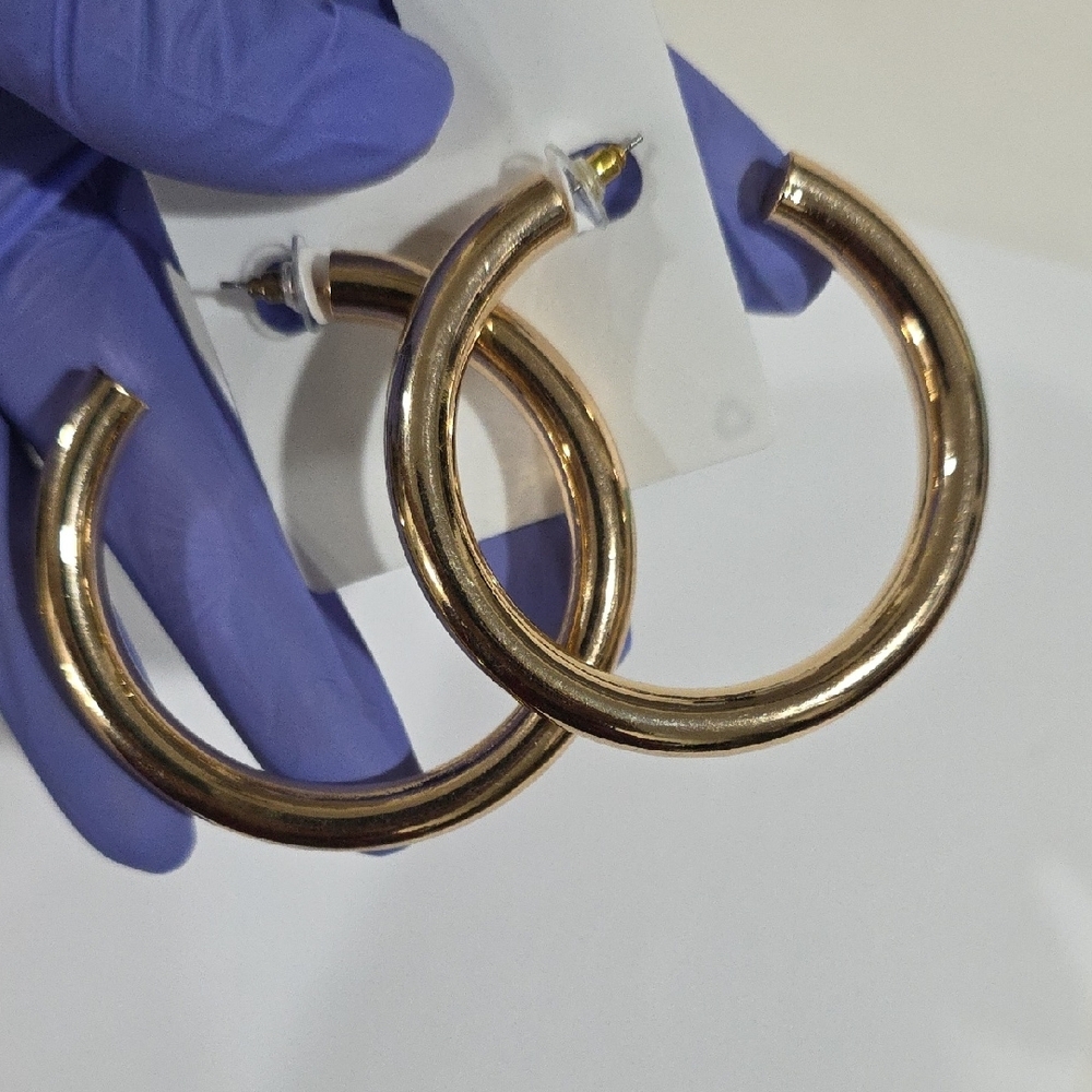 Rue21 Gold 2.5" Big Hoop Earrings – Classic Women’s Fashion Jewelry, Lightweight - Picture 7 of 8